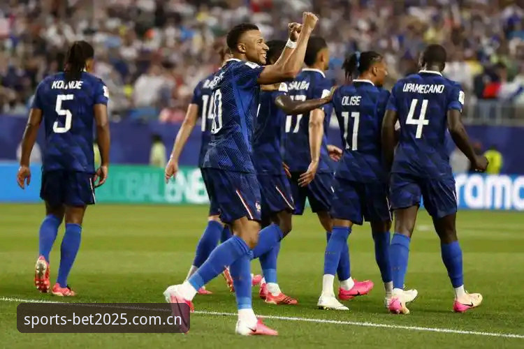 法国队3-0完胜伊拉克背后，姆巴佩16球追平纪录的实战评测